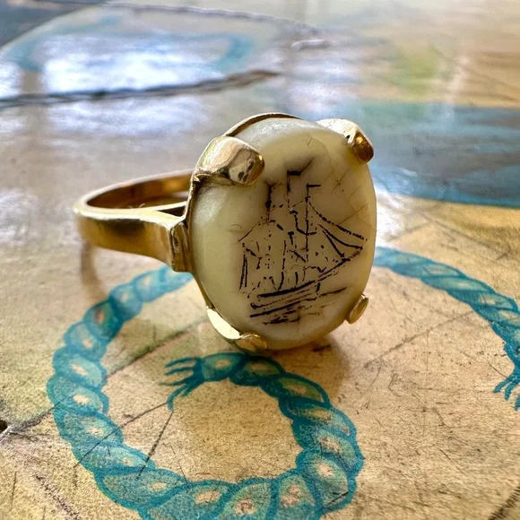 Antique Baby Beluga Whale Scrimshaw Tooth Ring WMS SZ 7 - Picture 2 of 16